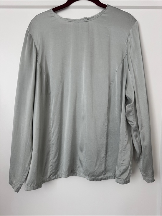 Liz Claiborne Tops - Liz Claiborne Long Sleeve Silk Shirt in Light Mint Green